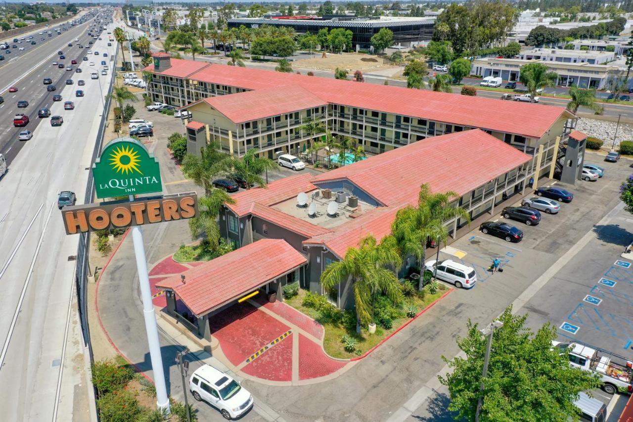 La Quinta Inn By Wyndham Costa Mesa Orange County Exterior photo