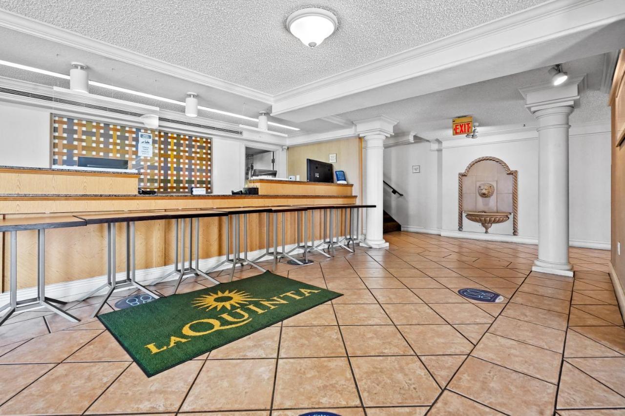 La Quinta Inn By Wyndham Costa Mesa Orange County Exterior photo