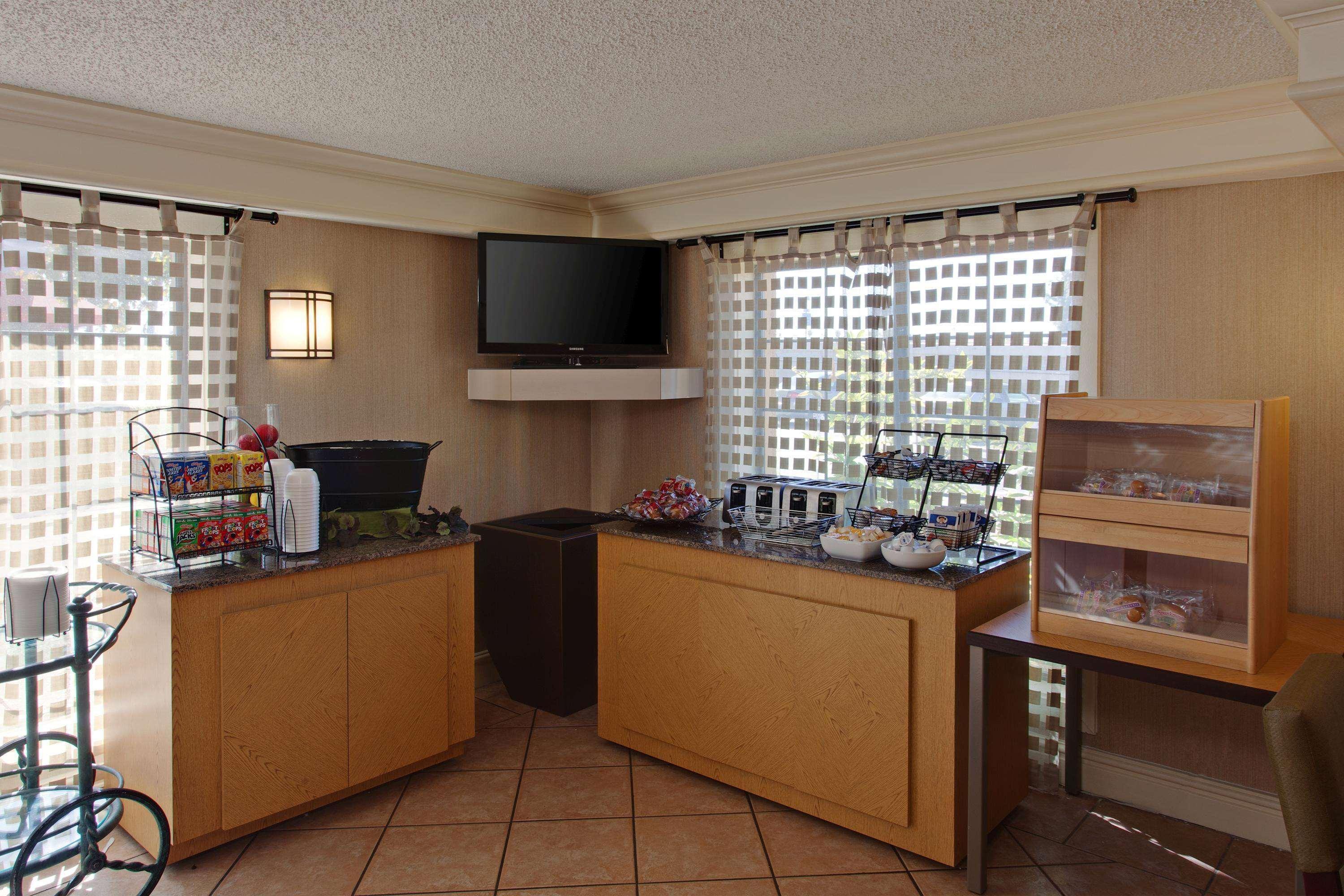 La Quinta Inn By Wyndham Costa Mesa Orange County Exterior photo