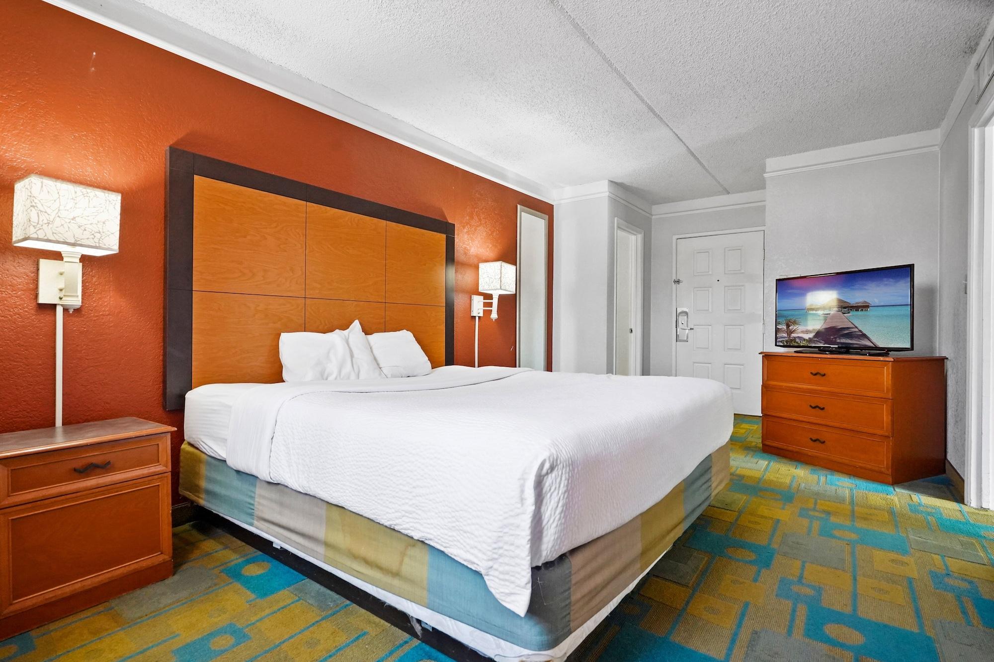 La Quinta Inn By Wyndham Costa Mesa Orange County Exterior photo