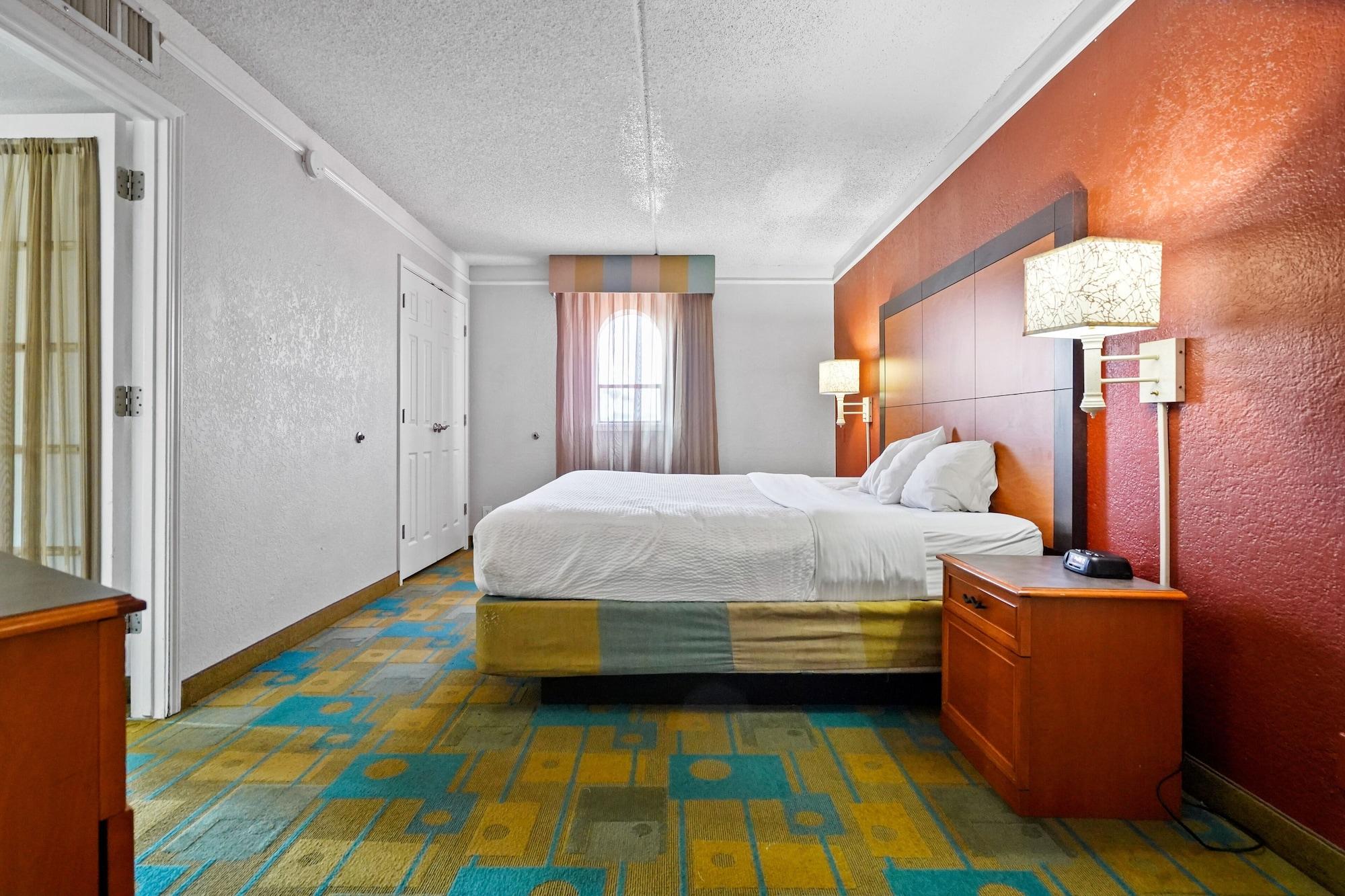 La Quinta Inn By Wyndham Costa Mesa Orange County Exterior photo